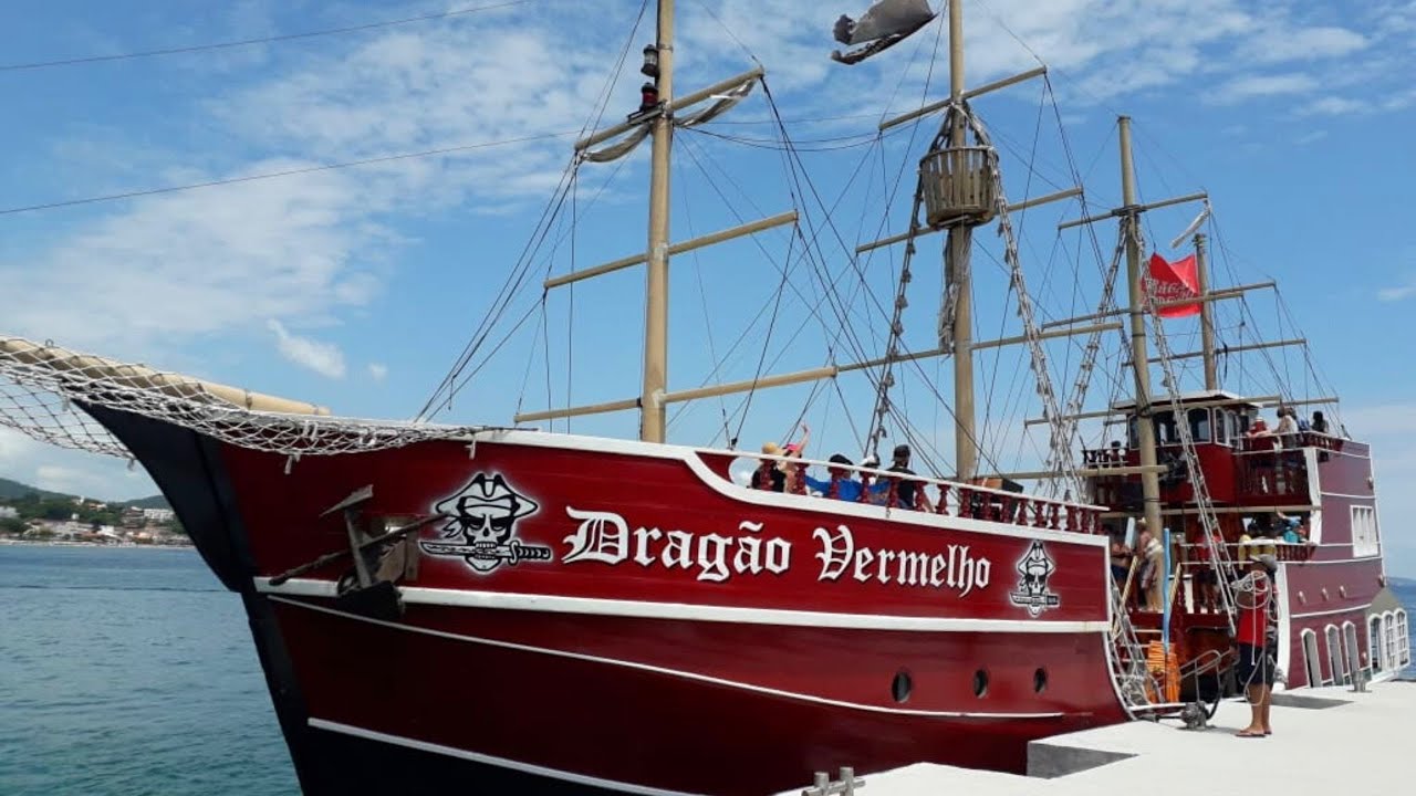 ¡Vivi la aventura! Descubre las atracciones y el barco pirata en Bombinhas, Brasil 🏖️